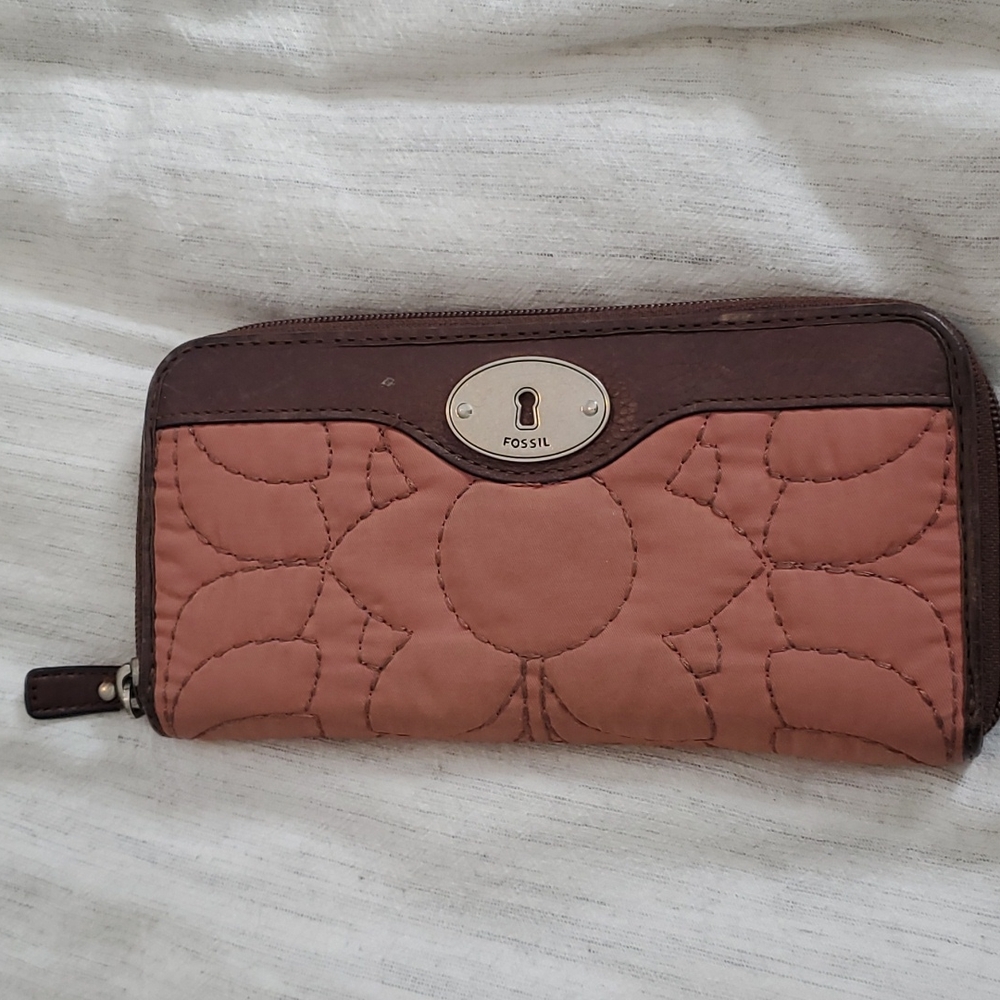 Fossil wallet
